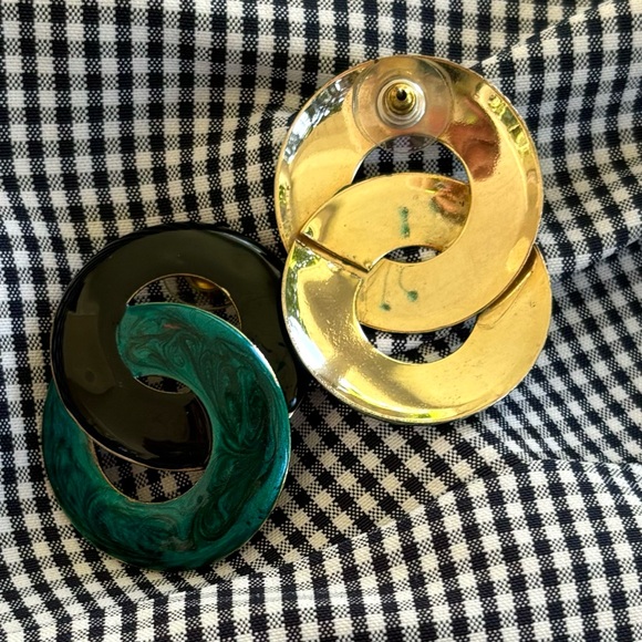 VINTAGE 1980’s Emerald Linked Circular Drop Post Stud Pierced Ear Earrings - Picture 2 of 6